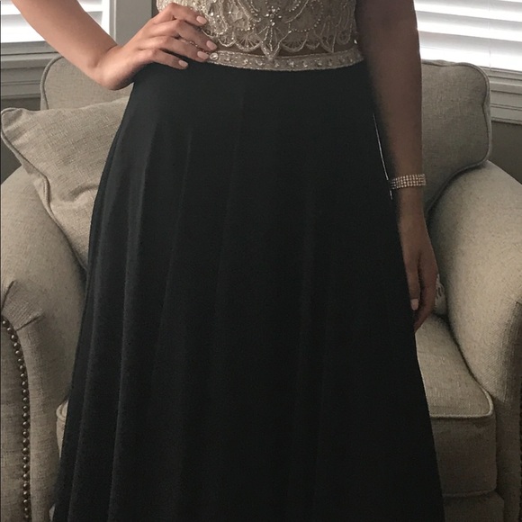 Prom dress - Picture 2 of 3